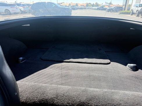 Used 2004 Chevrolet Corvette Coupe w/ Preferred Equipment Group RWD image 13
