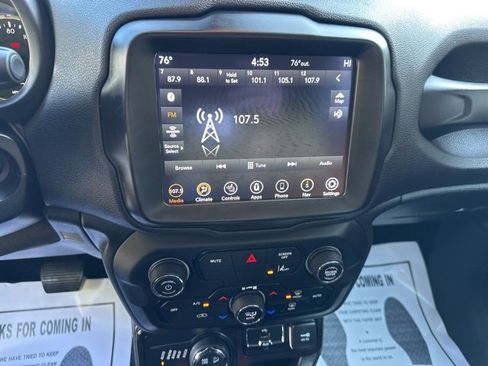 Used 2022 Jeep Renegade Trailhawk image 15