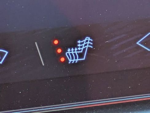 Certified 2025 Chevrolet Equinox EV RS FWD image 25
