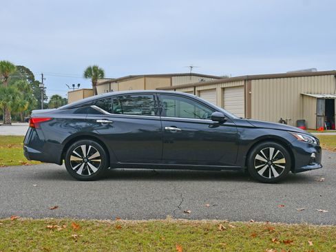 Used 2022 Nissan Altima 2.5 SL image 5