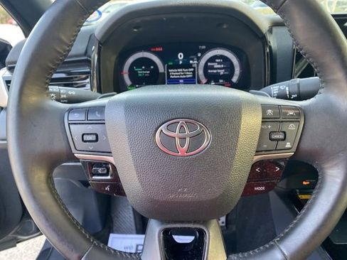 Used 2025 Toyota Camry XSE FWD image 10