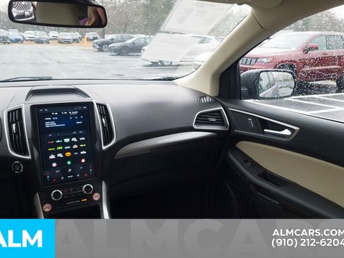Used 2024 Ford Edge SEL image 19