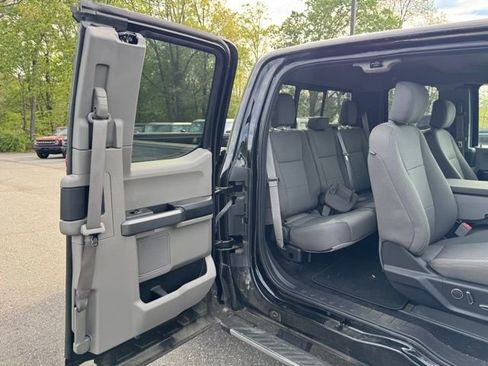 Used 2018 Ford F150 XLT w/ Equipment Group 302A Luxury AWD/4WD image 16