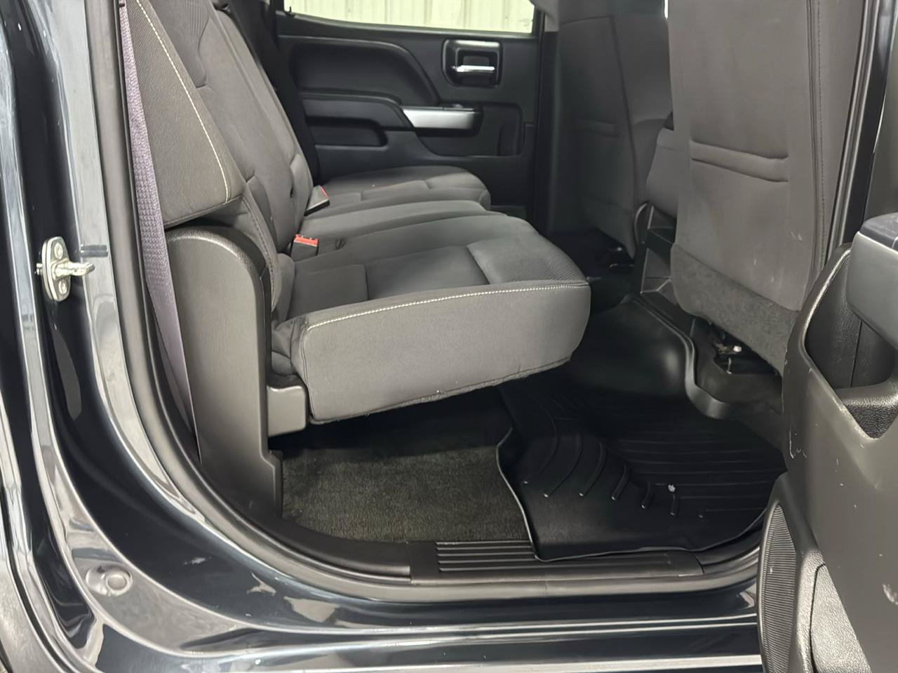Used 2017 Chevrolet Silverado 1500 LT AWD/4WD image 9