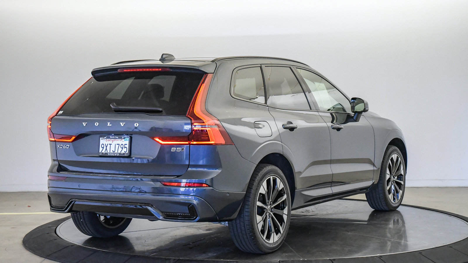 Certified 2026 Volvo XC60 B5 Plus w/ Protection Package Premier AWD/4WD image 5