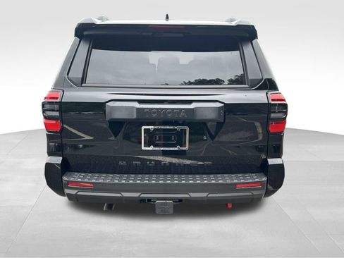 New 2026 Toyota 4Runner SR5 AWD/4WD image 4