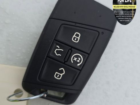 Used 2022 Volkswagen Taos SE image 43