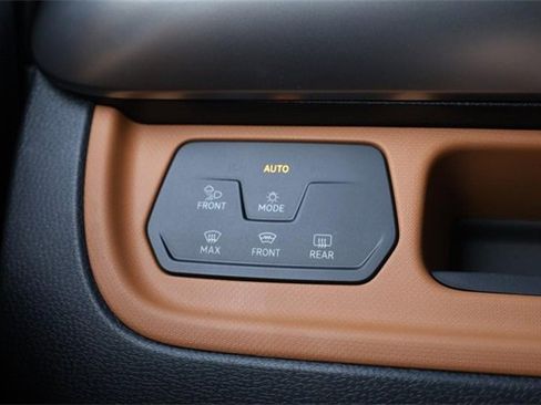 New 2025 Volkswagen ID. Buzz Pro S Plus image 21