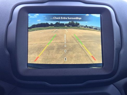 Used 2023 Jeep Renegade Trailhawk AWD/4WD image 19