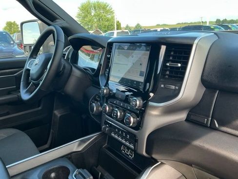Used 2024 RAM 2500 Big Horn w/ Sport Appearance Package AWD/4WD image 19