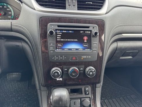 Used 2015 Chevrolet Traverse LT image 10