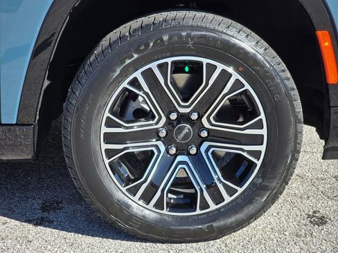 New 2026 Jeep Grand Wagoneer 4WD image 15