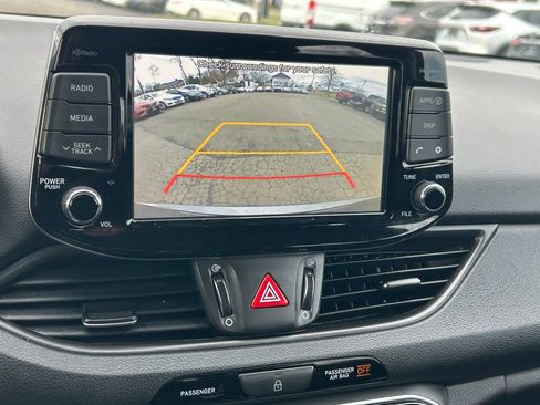 Used 2018 Hyundai Elantra GT image 26