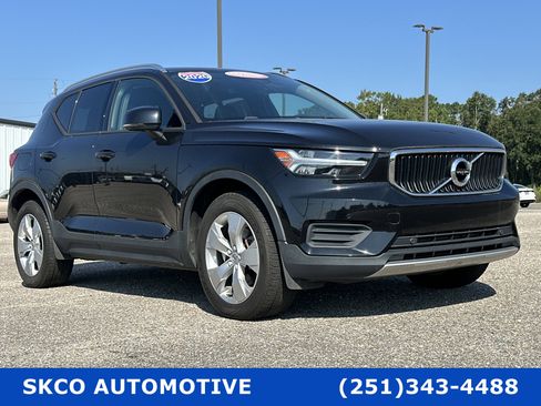 Used 2020 Volvo XC40 T5 Momentum image 7