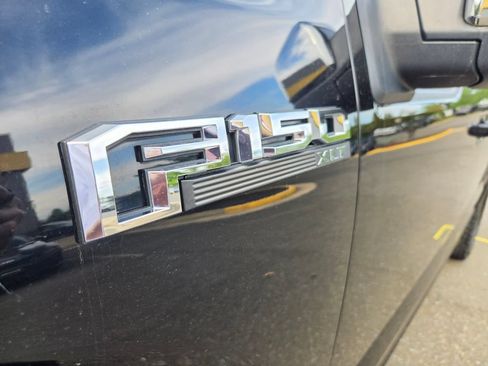 Used 2019 Ford F150 XLT w/ Equipment Group 302A Luxury AWD/4WD image 10