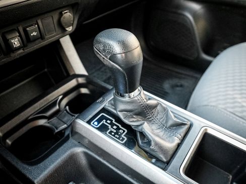 Used 2022 Toyota Tacoma SR5 image 25