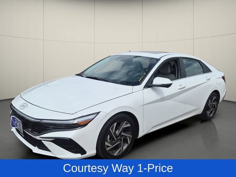 Used 2024 Hyundai Elantra Limited FWD image 4