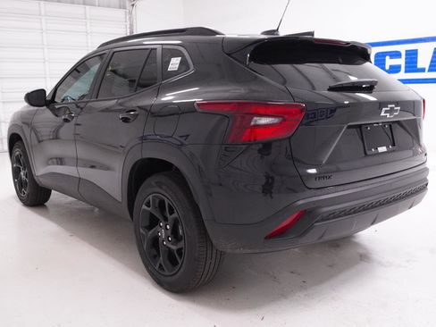 New 2026 Chevrolet Trax LT w/ Driver Confidence Package image 9