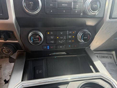 Used 2020 Ford F250 Platinum w/ FX4 Off-Road Package AWD/4WD image 22