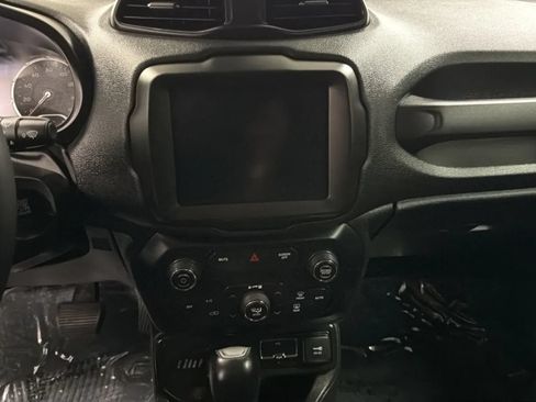Used 2020 Jeep Renegade Trailhawk w/ UConnect 8.4 Nav Group AWD/4WD image 14