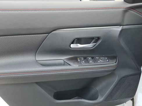 New 2026 Nissan Kicks SR FWD image 25
