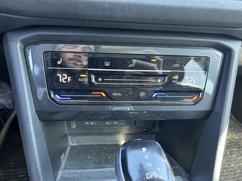 Certified 2023 Volkswagen Tiguan SE w/ Panoramic Sunroof Package image 14