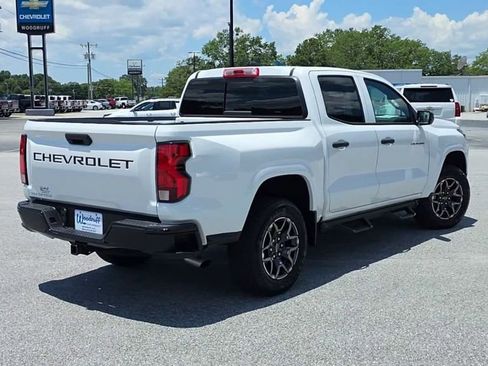 Used 2024 Chevrolet Colorado W/T RWD image 8
