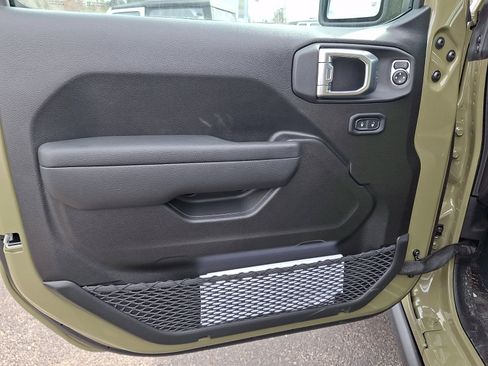 New 2026 Jeep Gladiator Sport image 10