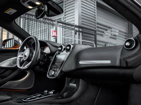 Used 2025 McLaren GTS image 39