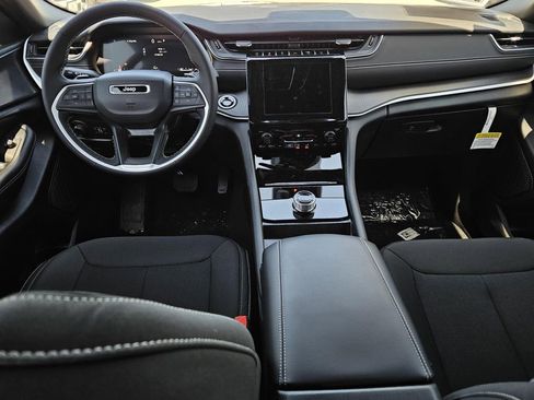 New 2026 Jeep Grand Cherokee L Laredo image 13