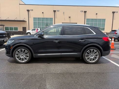 Used 2017 Lincoln MKX Reserve w/ Driver Assistance Package FWD image 4