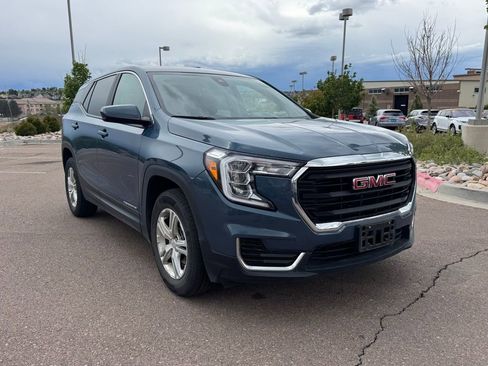 Used 2024 GMC Terrain SLE AWD/4WD image 1