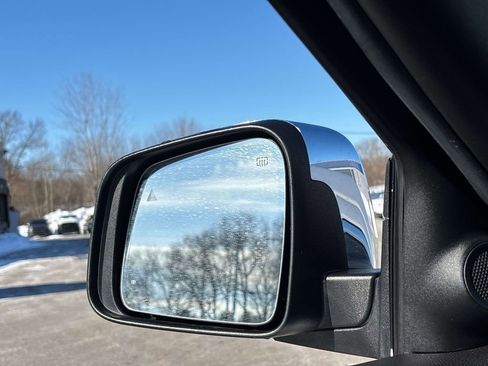 Used 2019 Jeep Grand Cherokee Limited image 30