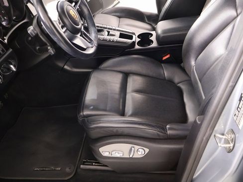 Used 2020 Porsche Macan image 12
