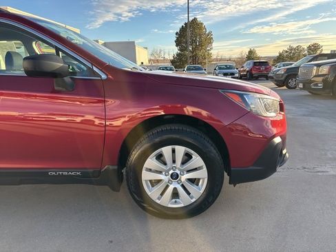 Used 2018 Subaru Outback 2.5i image 3