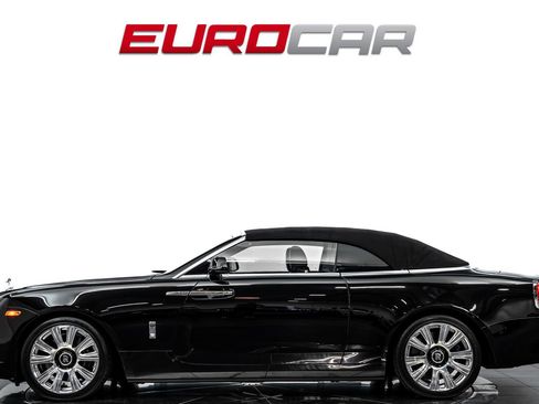 Used 2017 Rolls-Royce Dawn RWD image 3