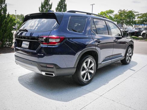 Certified 2025 Honda Pilot Elite image 10