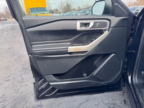 Used 2021 Ford Explorer XLT w/ Equipment Group 202A image 10