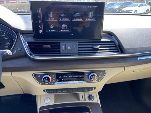 Used 2023 Audi Q5 2.0T Premium w/ Convenience Package AWD/4WD image 21