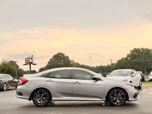 Used 2019 Honda Civic Sport image 9