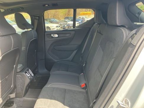 New 2026 Volvo XC40 B5 Ultra w/ Protection Package Premier AWD/4WD image 19