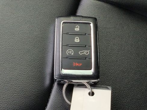 Used 2023 Jeep Grand Cherokee Limited image 30