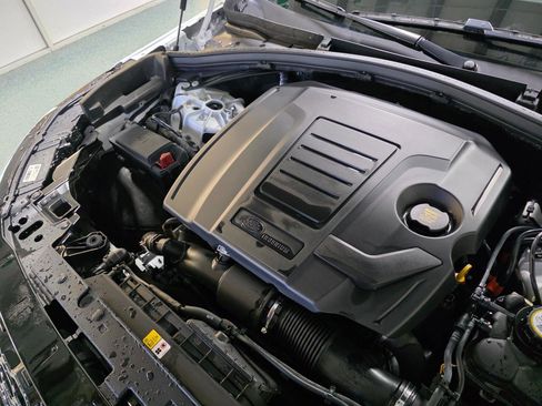 Used 2022 Land Rover Range Rover Velar R-Dynamic S AWD/4WD image 45