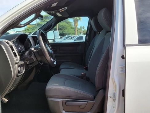 Used 2024 RAM 2500 Tradesman w/ Chrome Appearance Group image 21