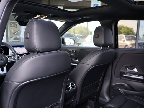 Used 2022 Mercedes-Benz GLA 250 4MATIC image 19