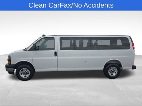Used 2025 GMC Savana 3500 LT w/ LT Preferred Equipment Group RWD image 2