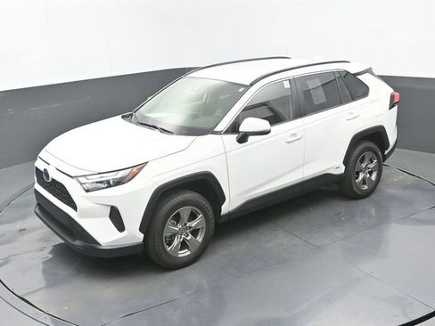 Used 2023 Toyota RAV4 XLE image 32