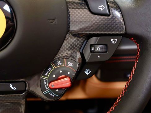 Used 2022 Ferrari F8 Tributo RWD image 31