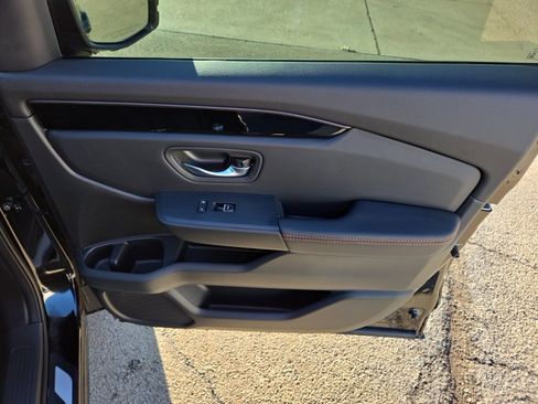 New 2025 Honda Pilot TrailSport image 17