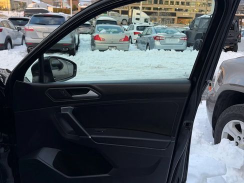 Used 2020 Volkswagen Tiguan S image 25